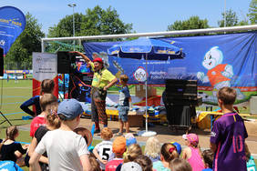 Europa-Park Clown Clip begeisterte nicht nur die Kinder beim bfv-Familiensporttag. Foto: bfv