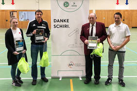 DANKE SCHIRI. Karlsruhe: Franziska Vögele, Marcel Knoch, Herbert Wanner und Salvatore Lofend (Vorsitzender KSA). Foto: bfv