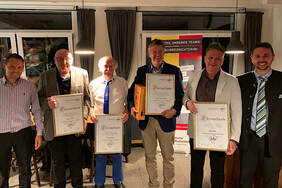 Für 40 Jahre geehrt: Bernd Hauf (FCV Berghausen), Hans Peter Lahres (SG Siemens), Ralf Löffler (SC Wettersbach) und Peter Bielzer (ATSV Mutschlbach). Foto: bfv